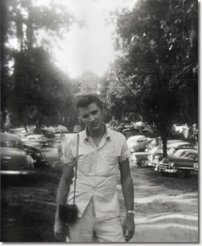 Elvis taking a break during a heavy tour schedule : May 1955.